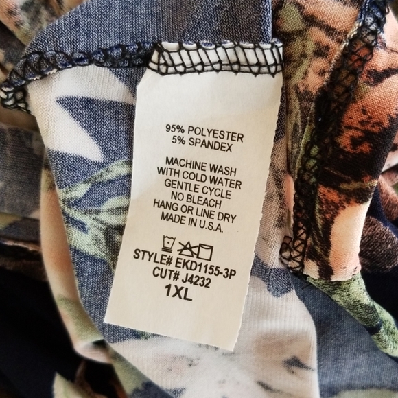 💙Egs😻 by Elóges Navy & White Floral Maxi Dress 1/2 price - Picture 16 of 16